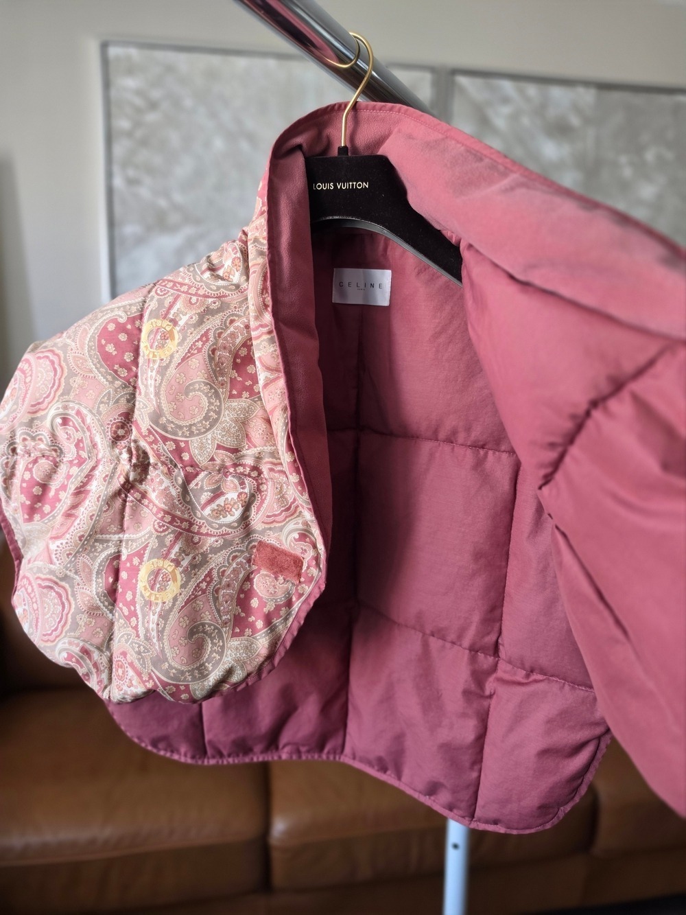 Authentic Celine Pink Dusty Rose Paisley Down Puffer Wrap One Size - Picture 6 of 13